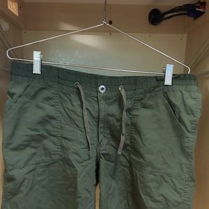 Patagonia Women’s Lanyard Shorts Size 10 Army Green